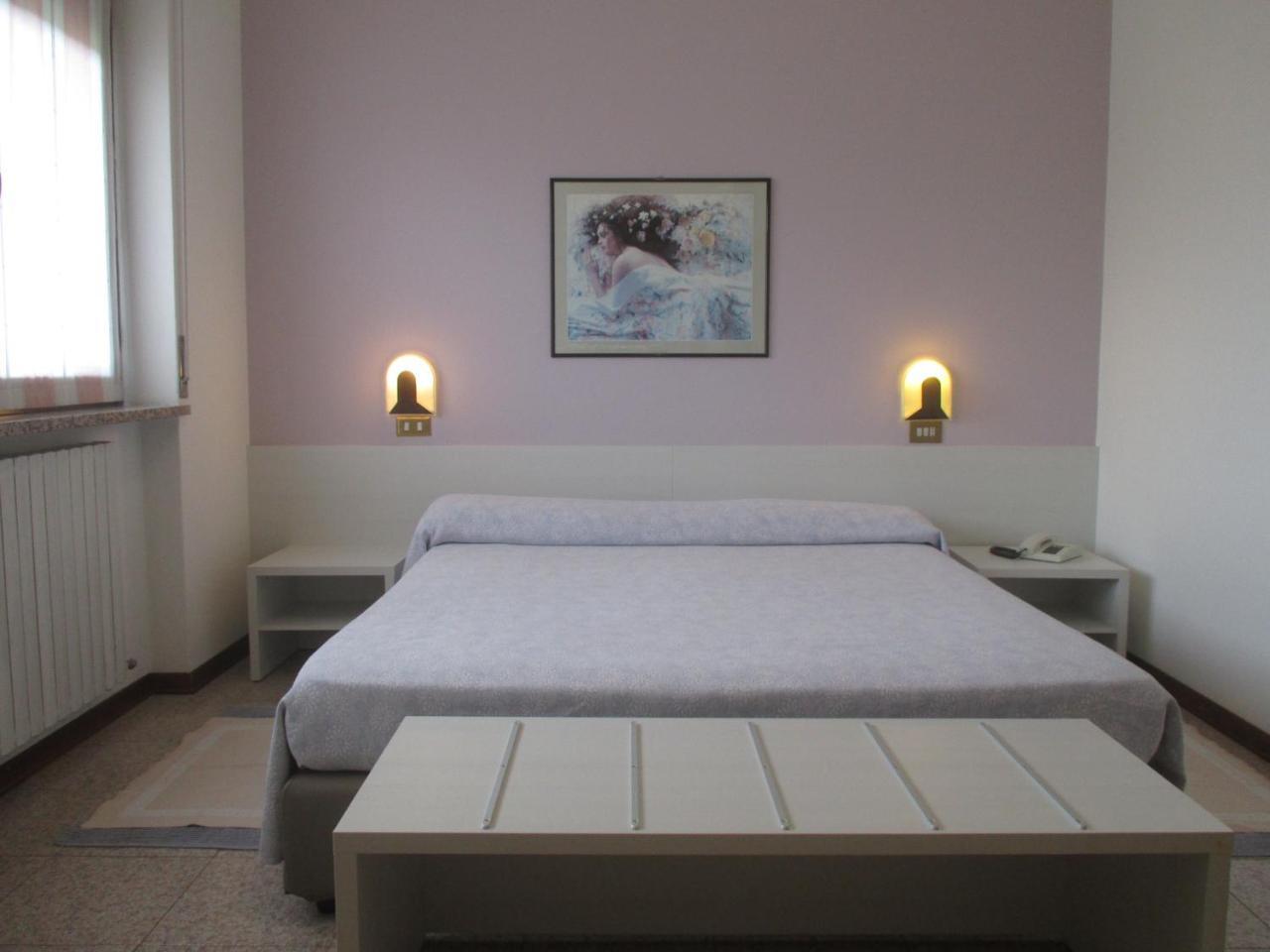 Hotel O'Scugnizzo 2 Беллуно Экстерьер фото