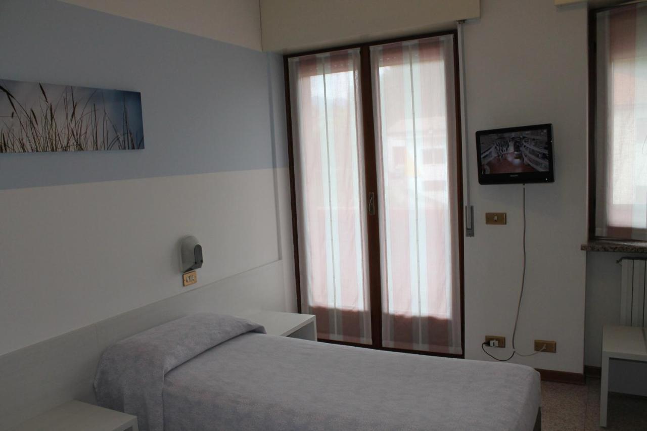 Hotel O'Scugnizzo 2 Беллуно Экстерьер фото