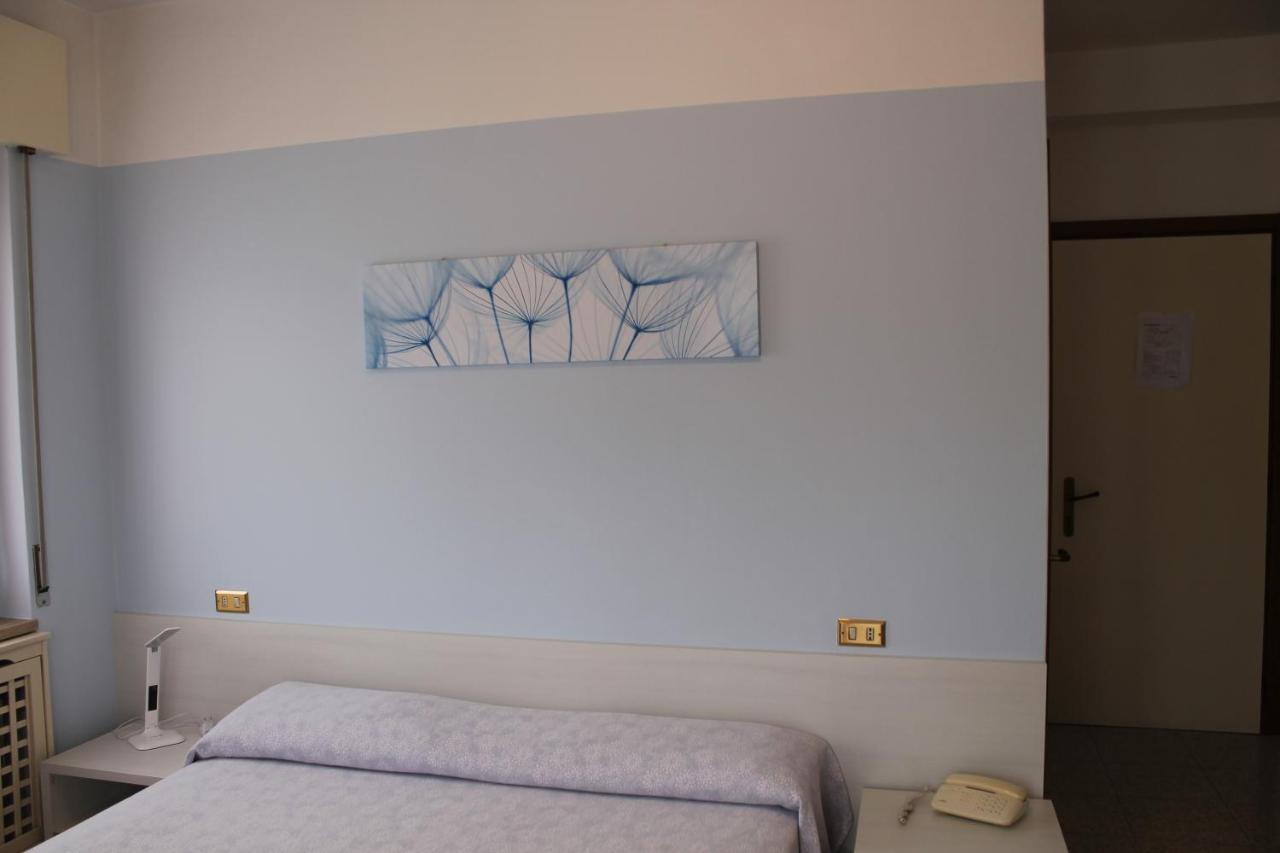 Hotel O'Scugnizzo 2 Беллуно Экстерьер фото