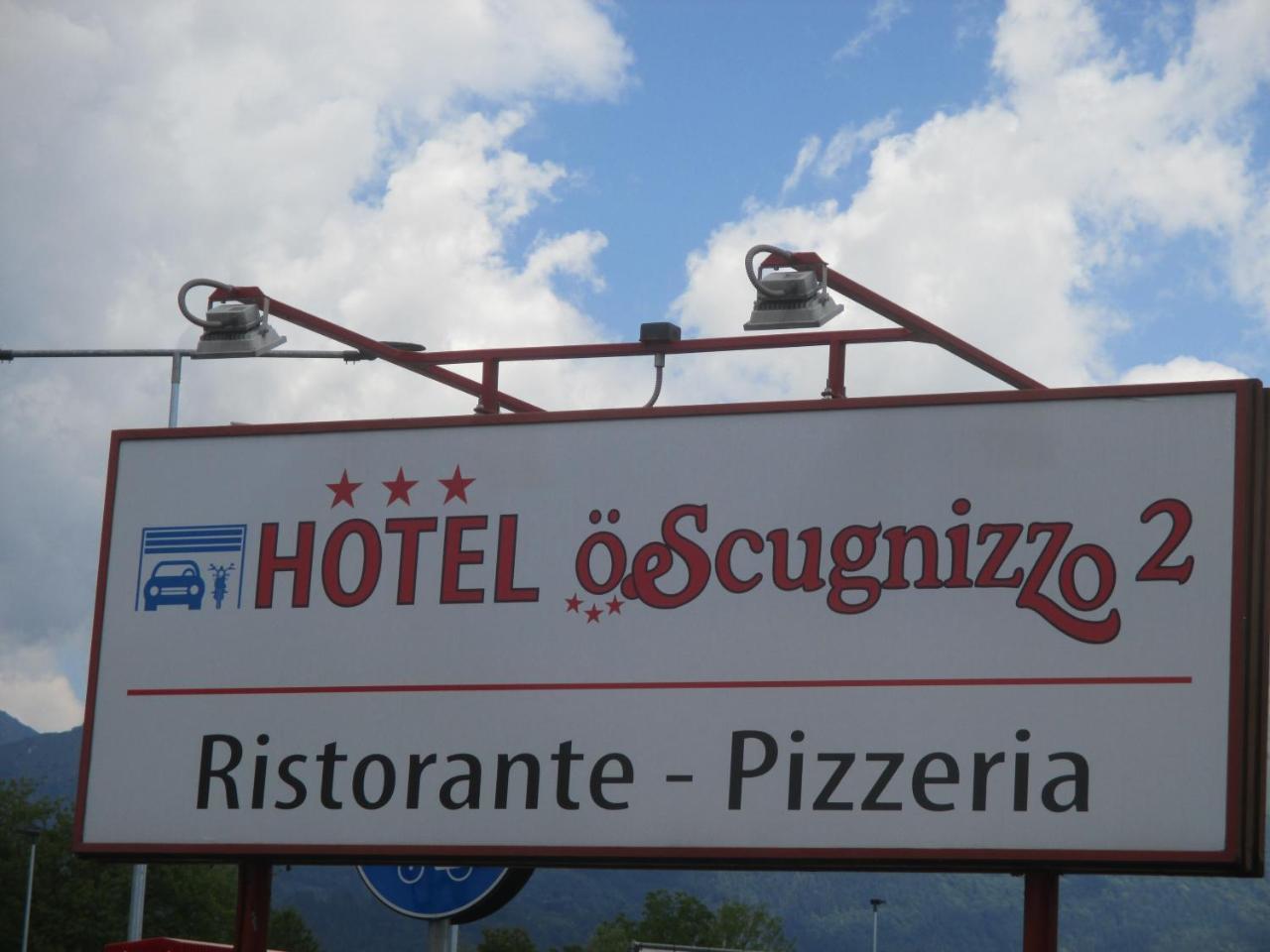 Hotel O'Scugnizzo 2 Беллуно Экстерьер фото