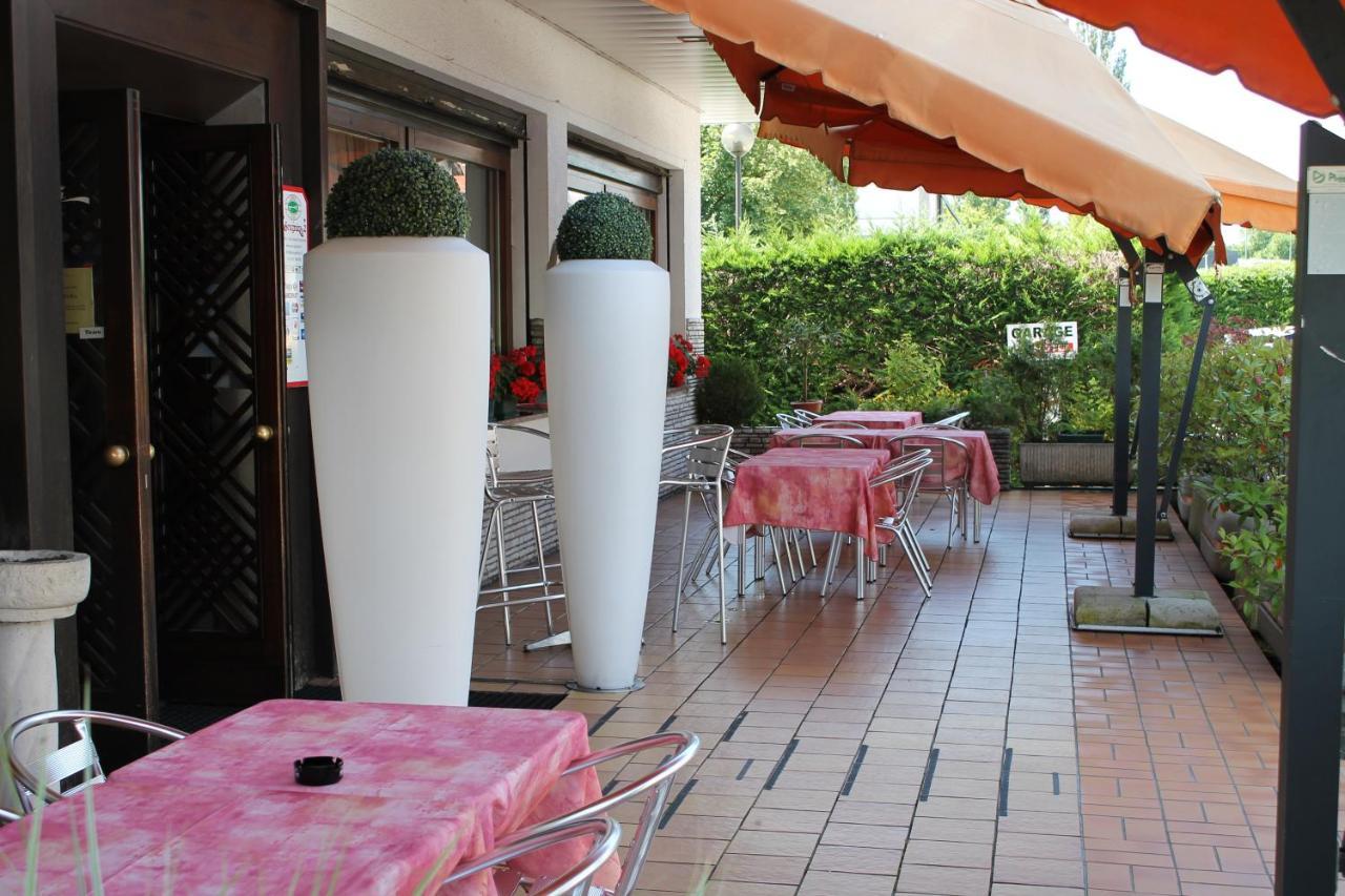 Hotel O'Scugnizzo 2 Беллуно Экстерьер фото
