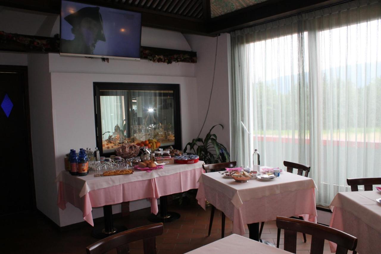 Hotel O'Scugnizzo 2 Беллуно Экстерьер фото