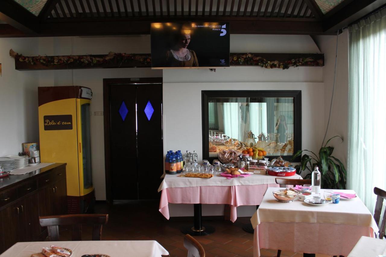 Hotel O'Scugnizzo 2 Беллуно Экстерьер фото